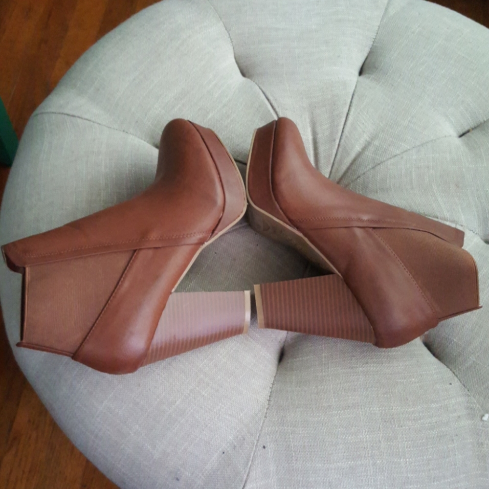 Shoes - Picture 4 of 4